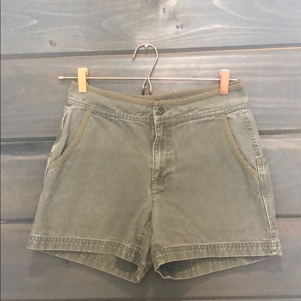 SOLD ❌Patagonia olive army green shorts